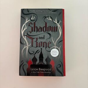 Shadow and Bone Leigh Bardugo